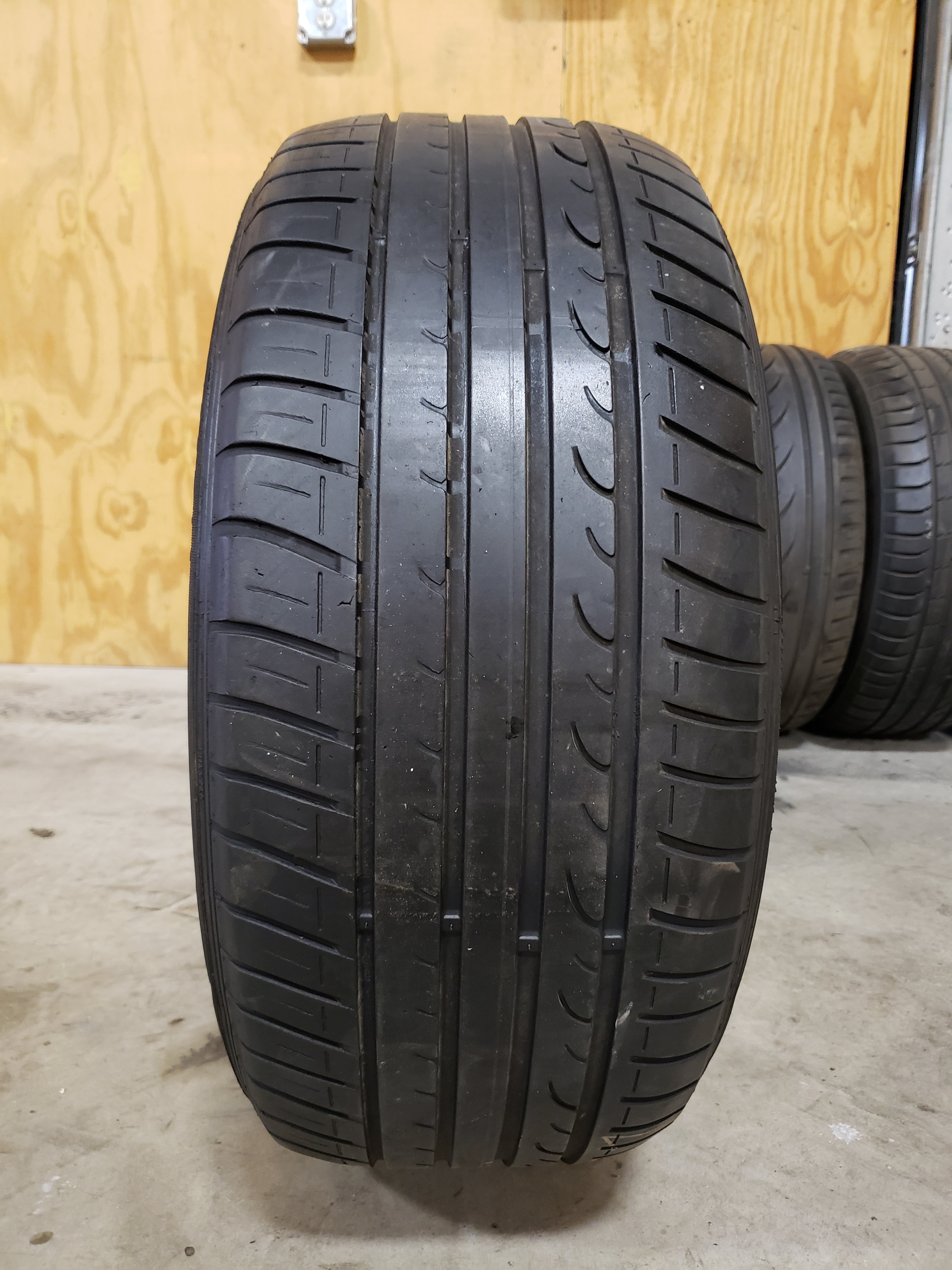 SINGLE 225/55R16 Used Tires Tread SP | XL Dunlop High - Fast 95V Response Used – Tires Sport