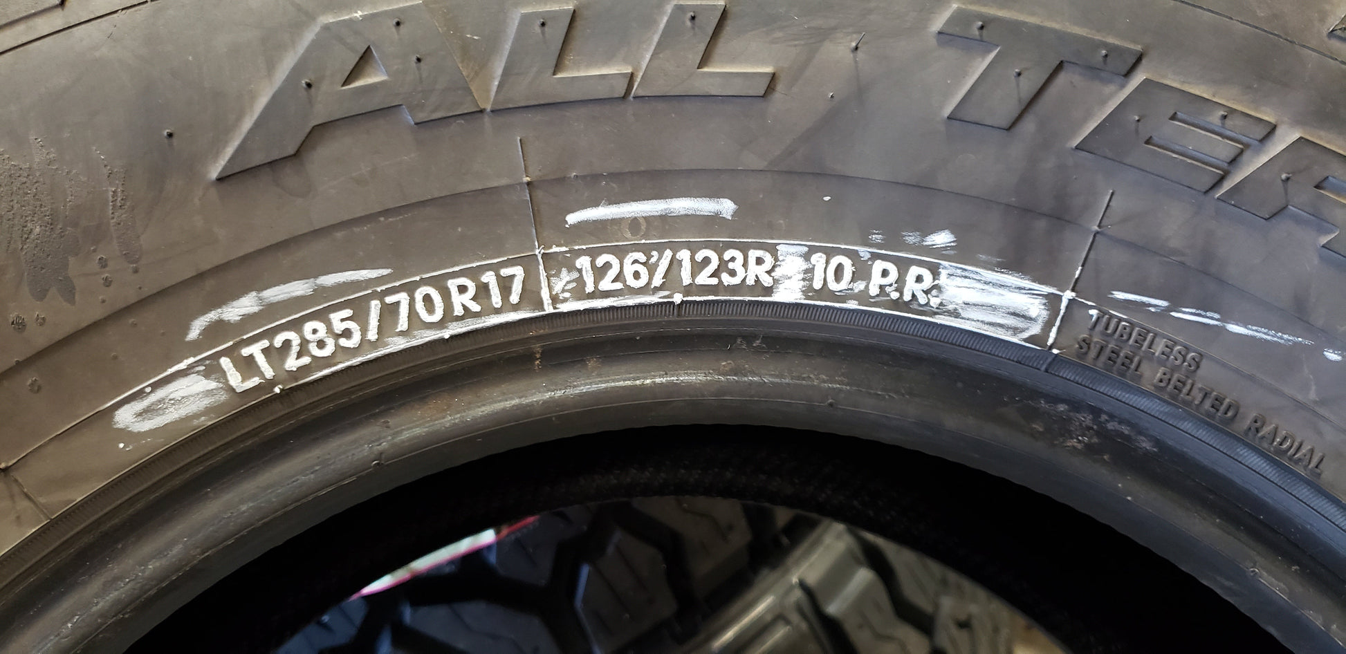 SINGLE 285/70R17 Nitto Terra Grappler 126/123 R E - Used Tires
