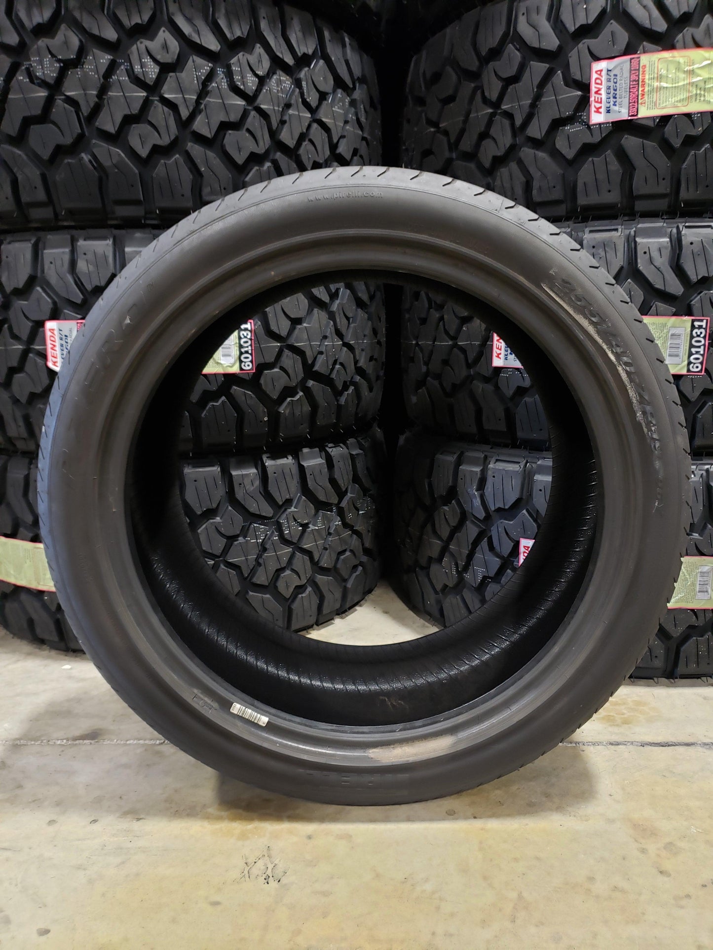 SET OF 2 255/40R19 Pirelli (1) P Zero (1) P Zero RFT 96 Y XL - Used Tires