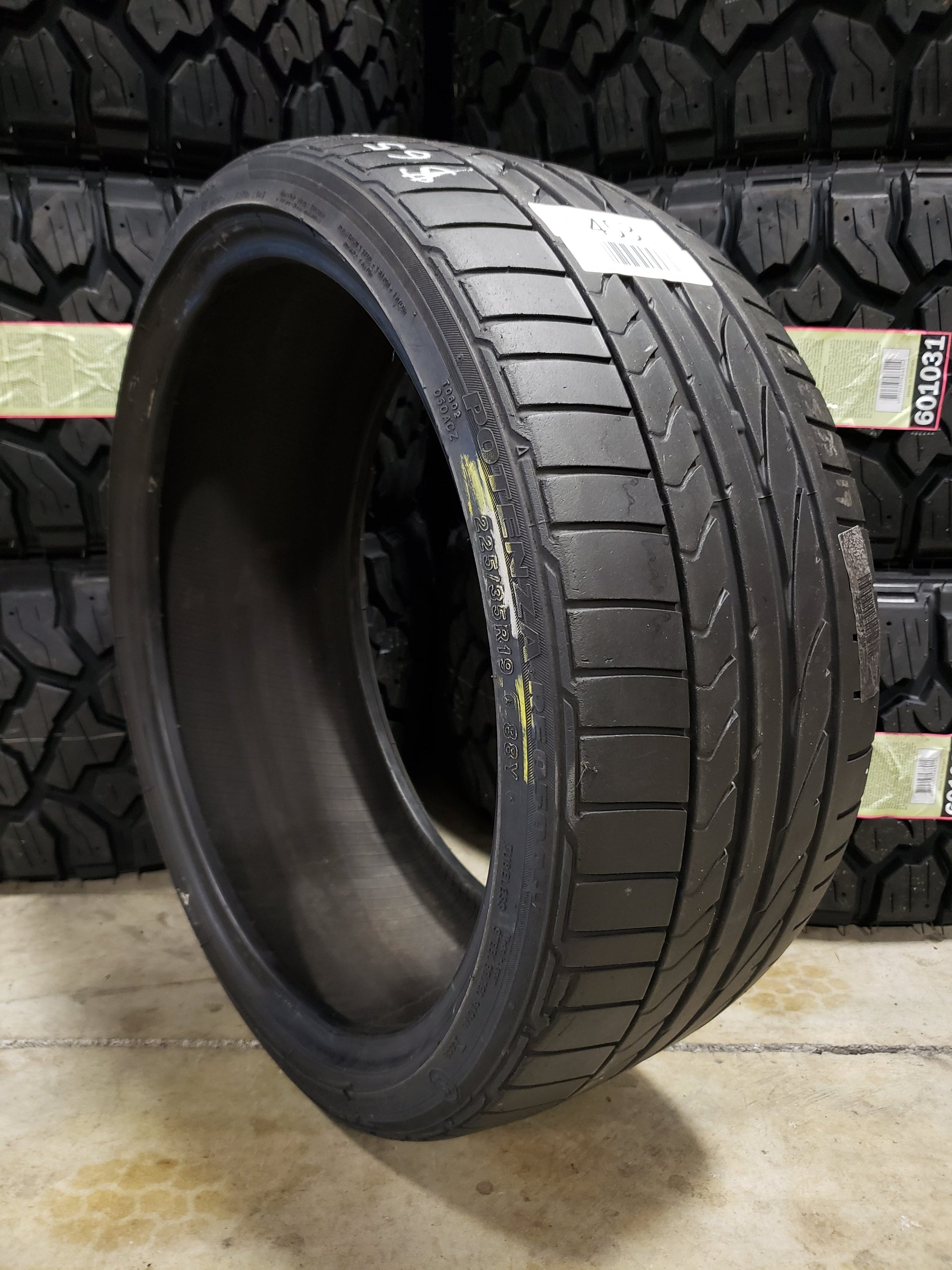 SINGLE 225/35R19 Bridgestone Potenza RE050A RFT 88 Y XL - Used Tires