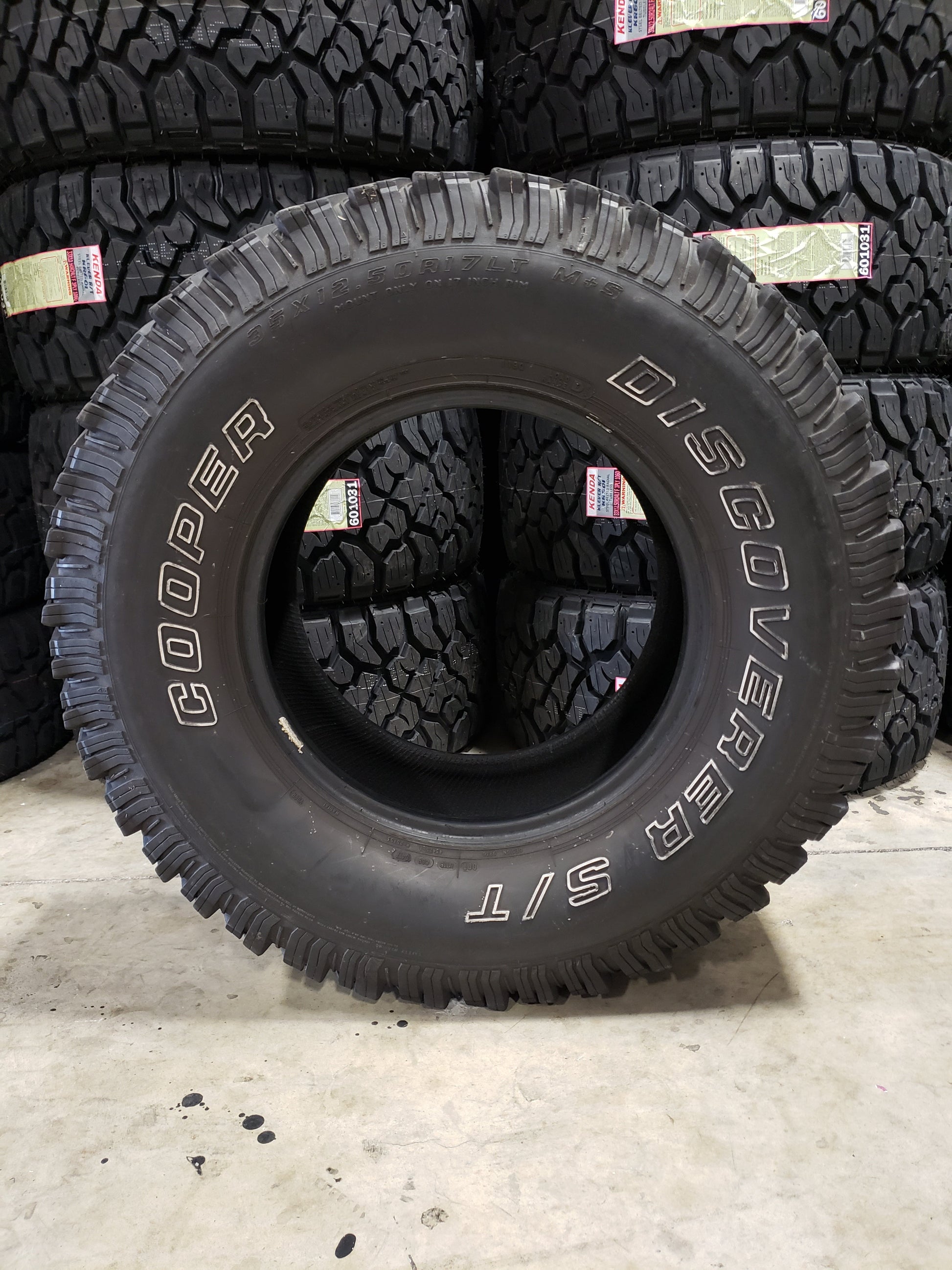 SET OF 2 35x12.50R17 Cooper Discoverer S/T 119 Q D - Used Tires