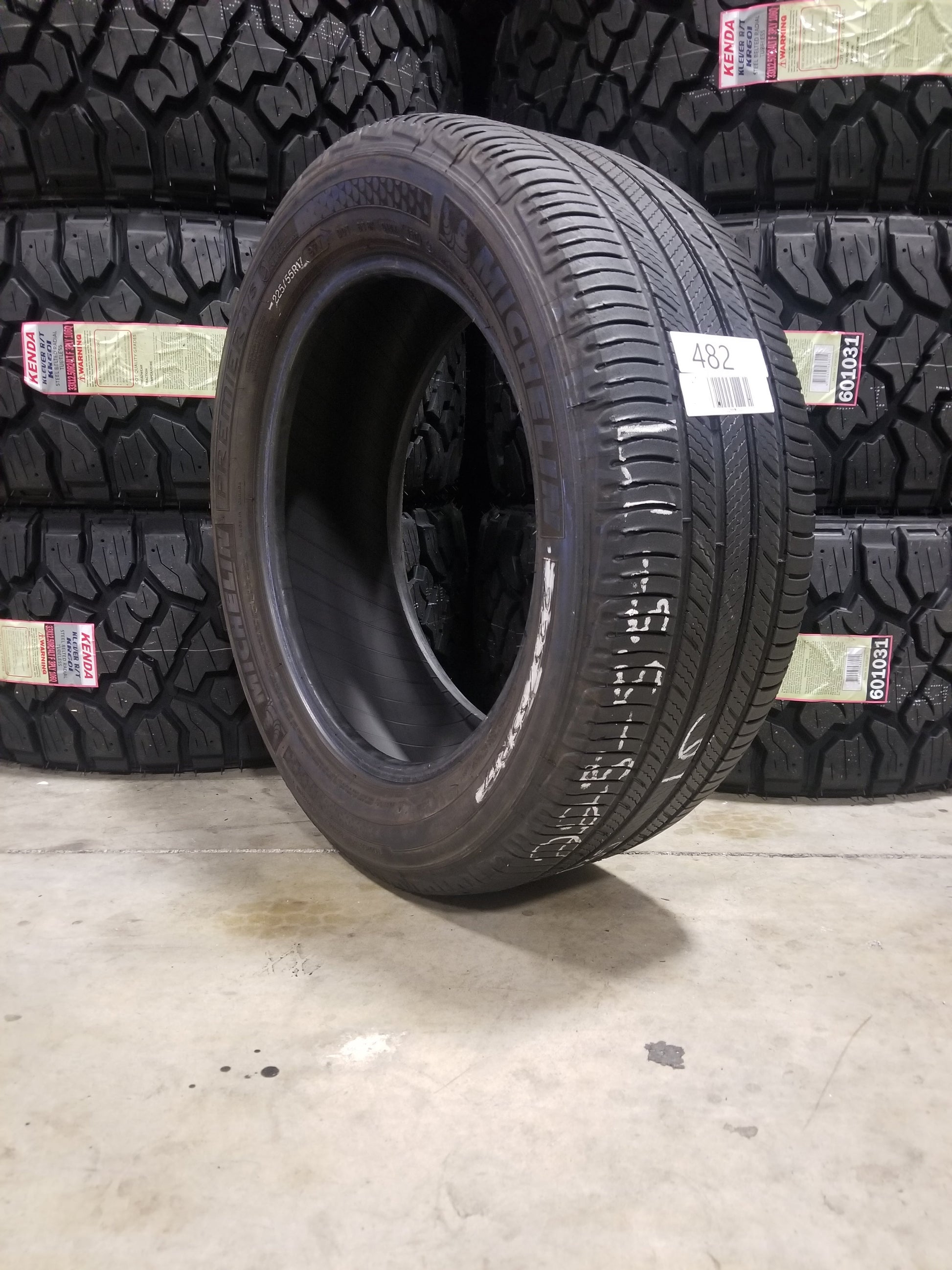 SINGLE 225/55R17 Michelin Premier A/S 97 V 1609 LBS - Used Tires