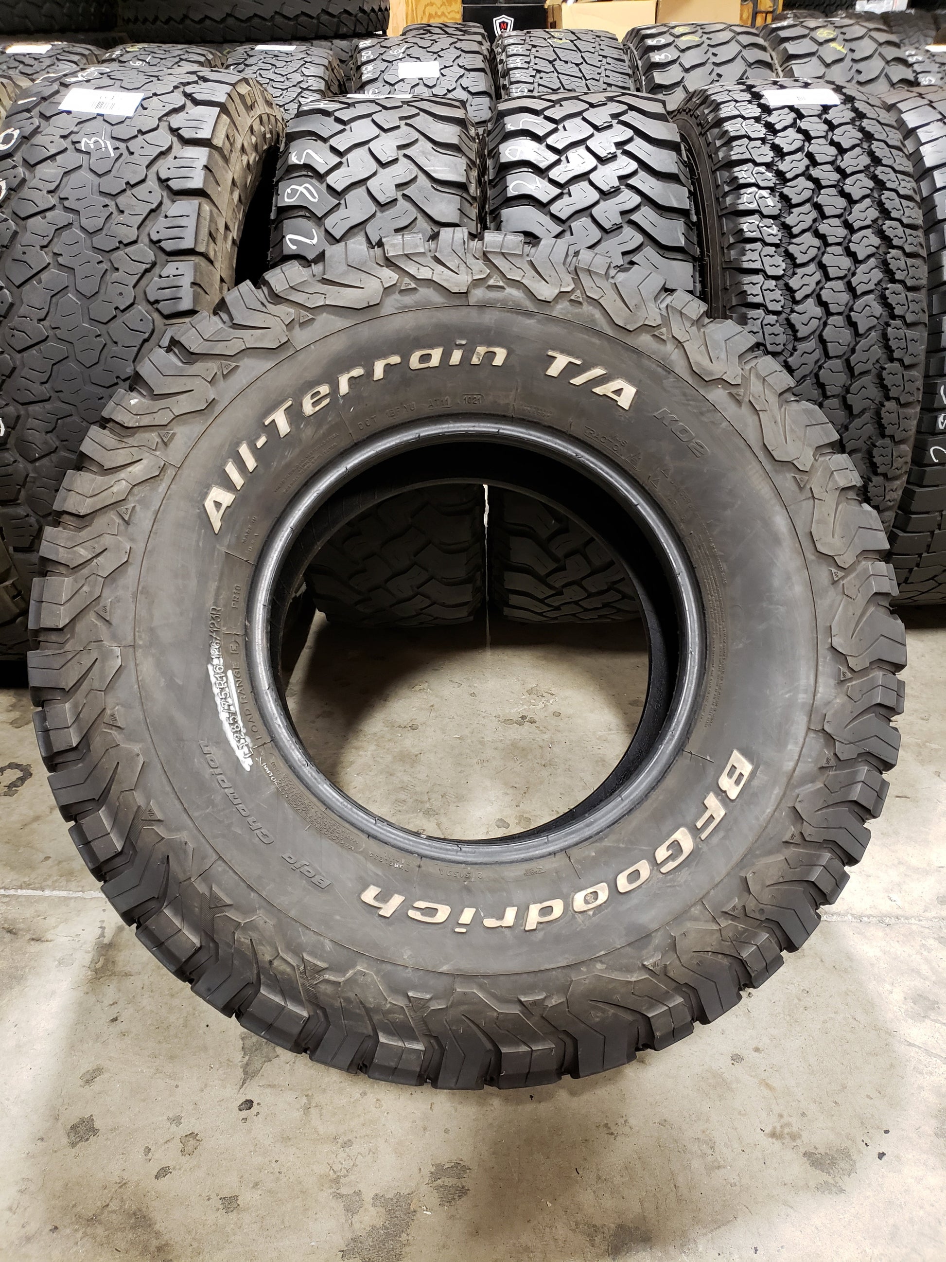 SINGLE 285/75R16 BFGoodrich All-Terrain T/A K02 126/123 R E - Used Tires