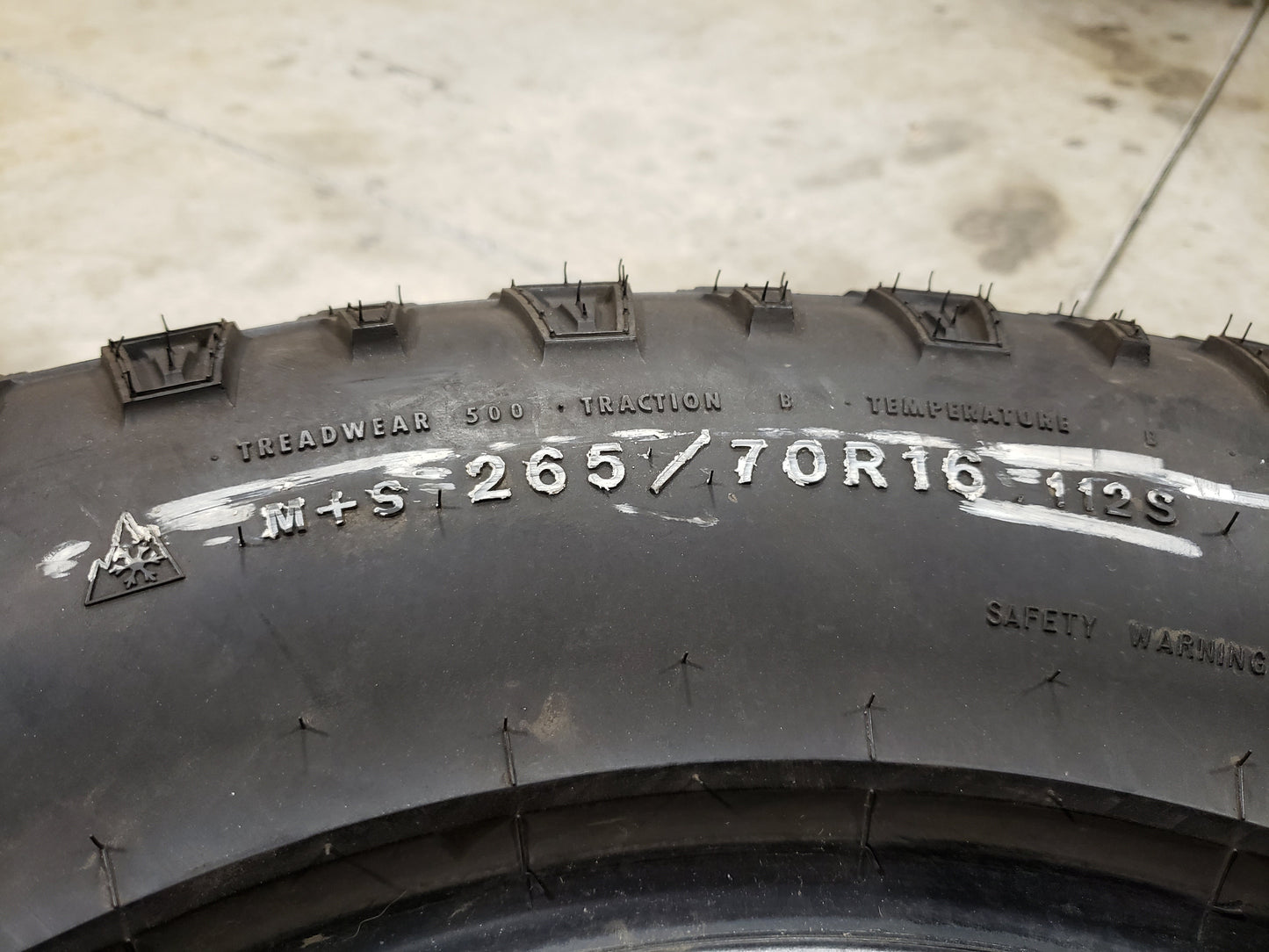 SINGLE 265/70R16 Goodyear Wrangler Duratrac 112 S SL - Used Tires
