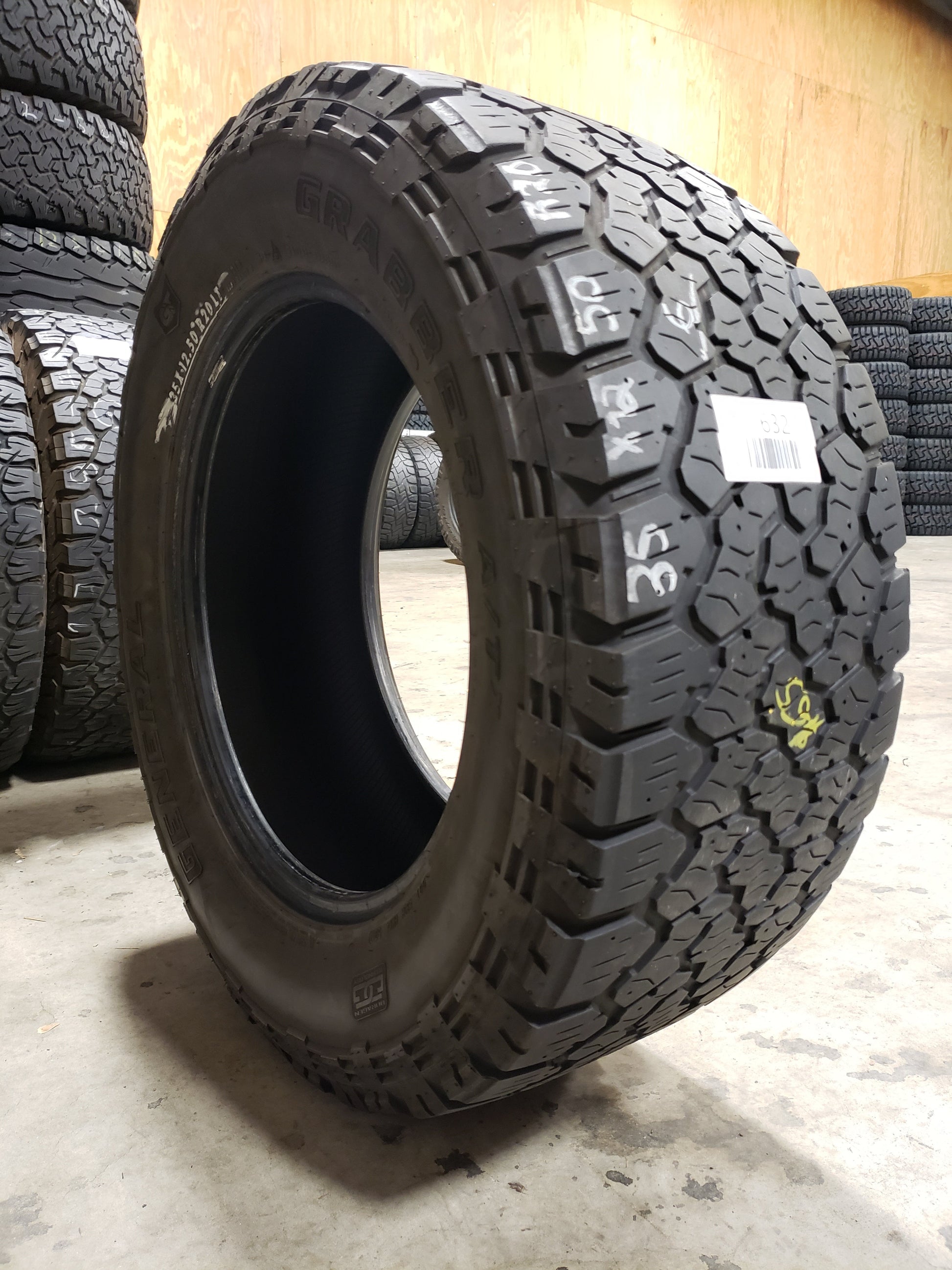 SINGLE 35X12.50R20 General Grabber A/T 121 R E - Used Tires
