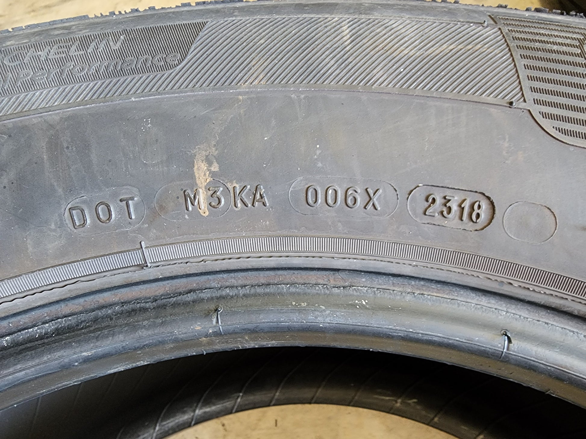 SINGLE 265/65R18 Michelin Defender LTX M/S 114 T SL - Used Tires