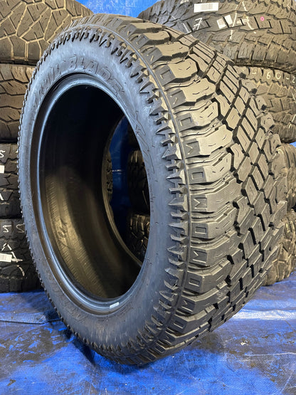 PAIR 325/50R22 Atturo TRAIL BLADE X/T 122S E - Used Tires