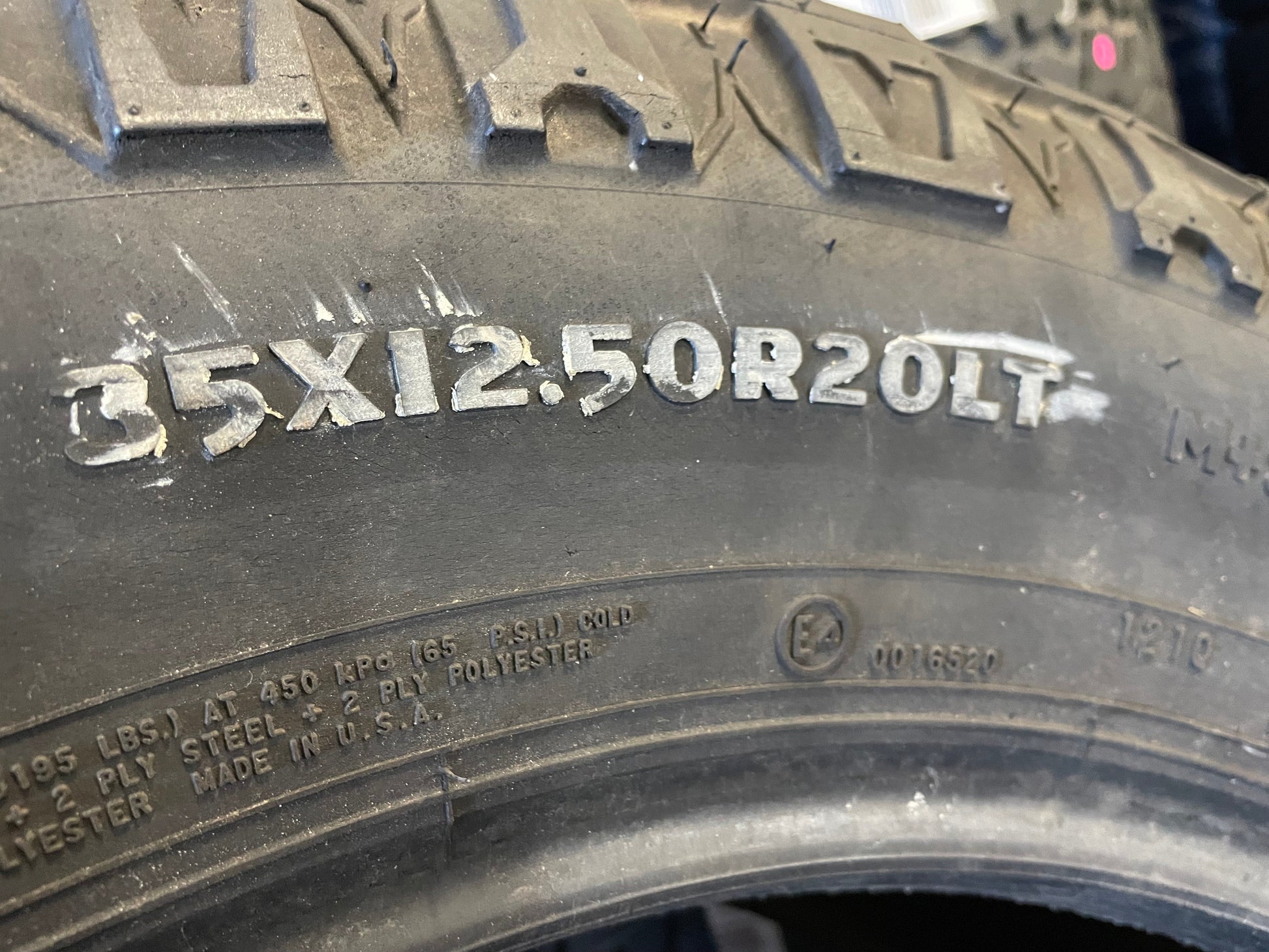 SINGLE 35x12.50R20 Wild Country Radial MTX 121 Q E - Used Tires