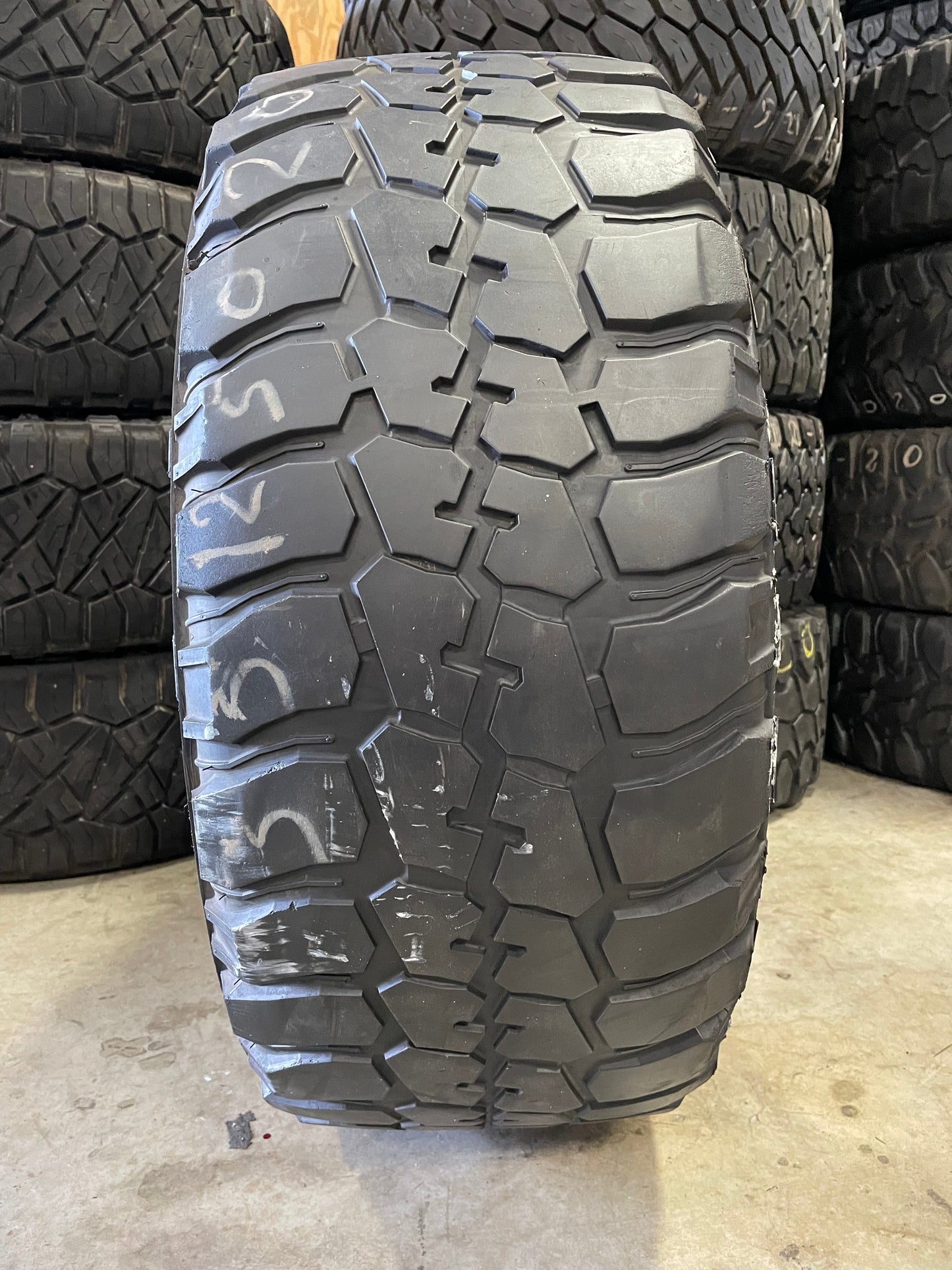 SINGLE 35x12.50R20 Federal Couragia M/T 121 Q E - Used Tires