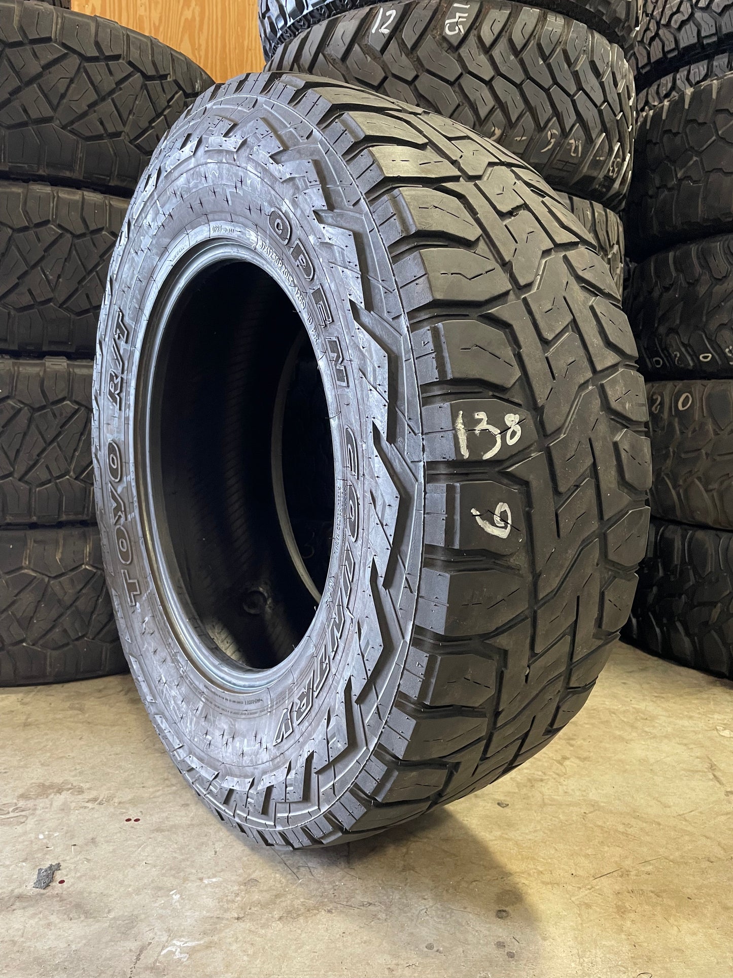 SINGLE 37x12.50R20 Toyo Open Country 126Q E - Used Tires