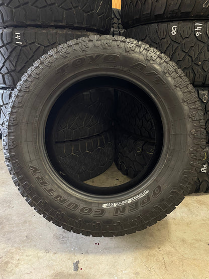 SINGLE 275/65R20 Toyo Open Country 126/123 S E - Used Tires