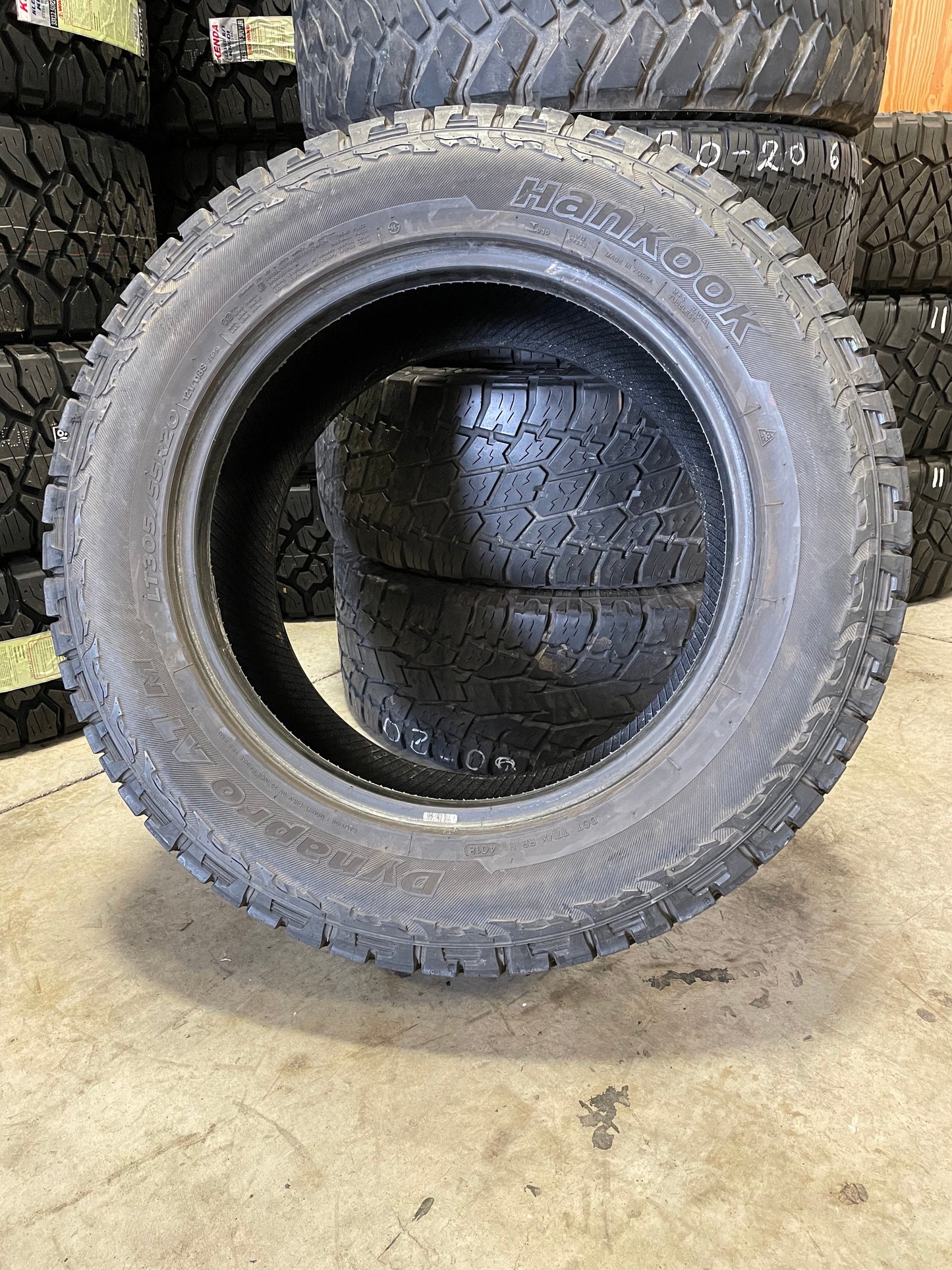 PAIR OF 305/55R20 Hankook Dynapro AT.M 121/118 S E - Used Tires