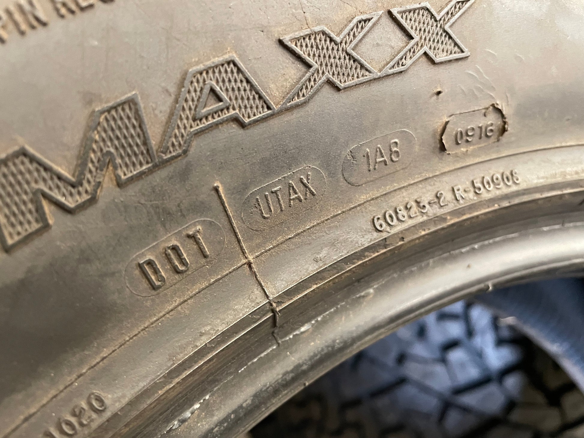 SINGLE 295/70R18 Cooper Discoverer S/T Maxx 129/126Q E - Used Tires