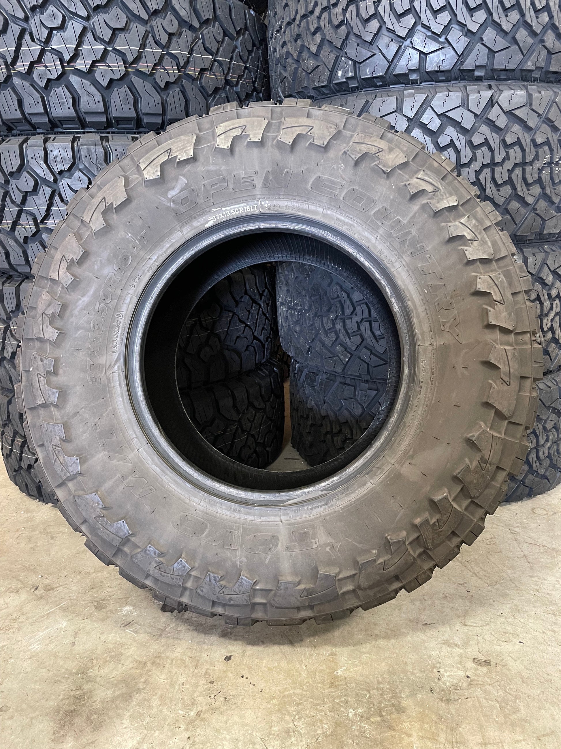 SINGLE 37x13.50R18 Toyo Open Country M/T 124Q D - Used Tires