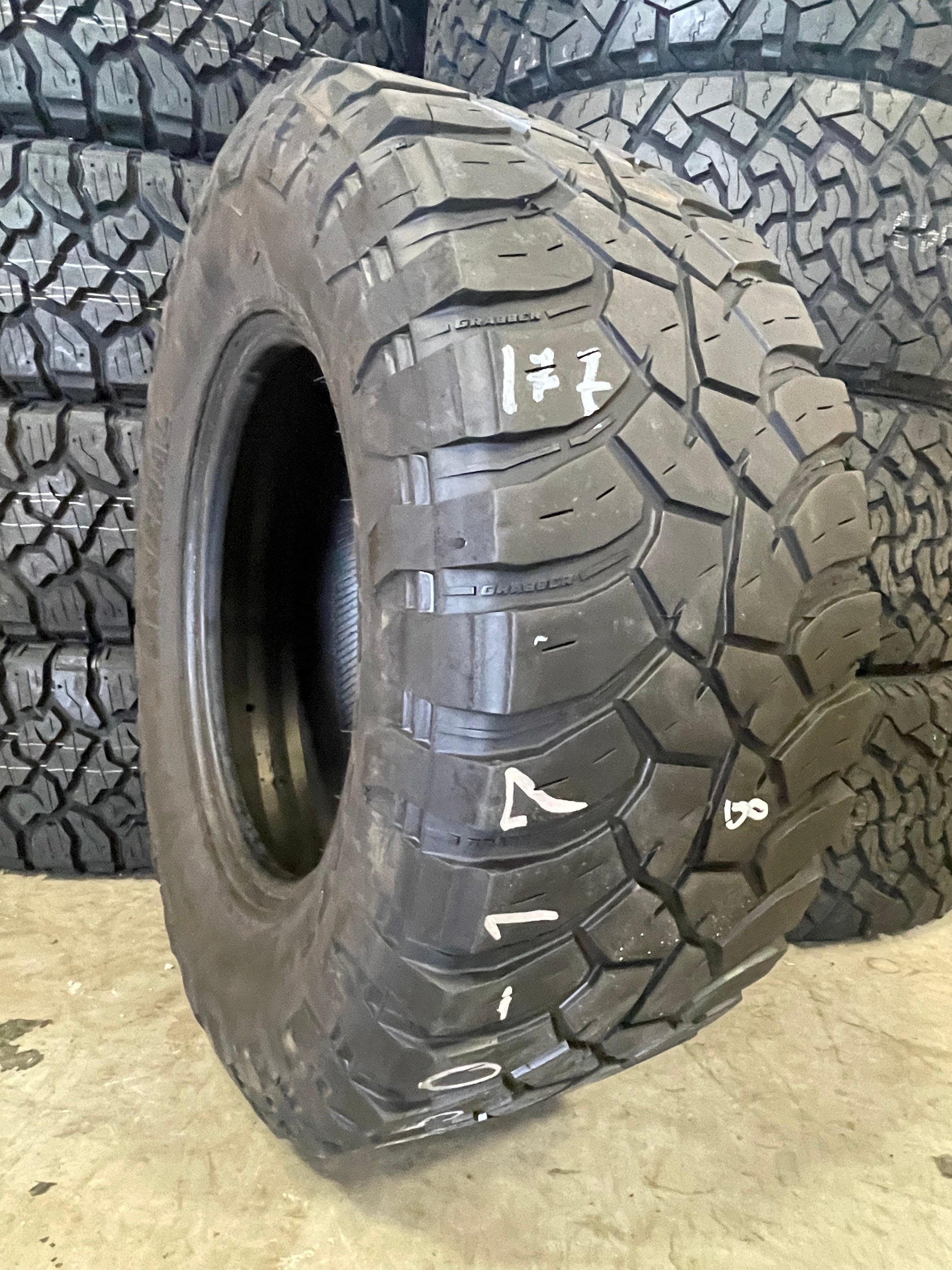SINGLE 33x12.50R17 General Grabber X3 114 Q D - Used Tires