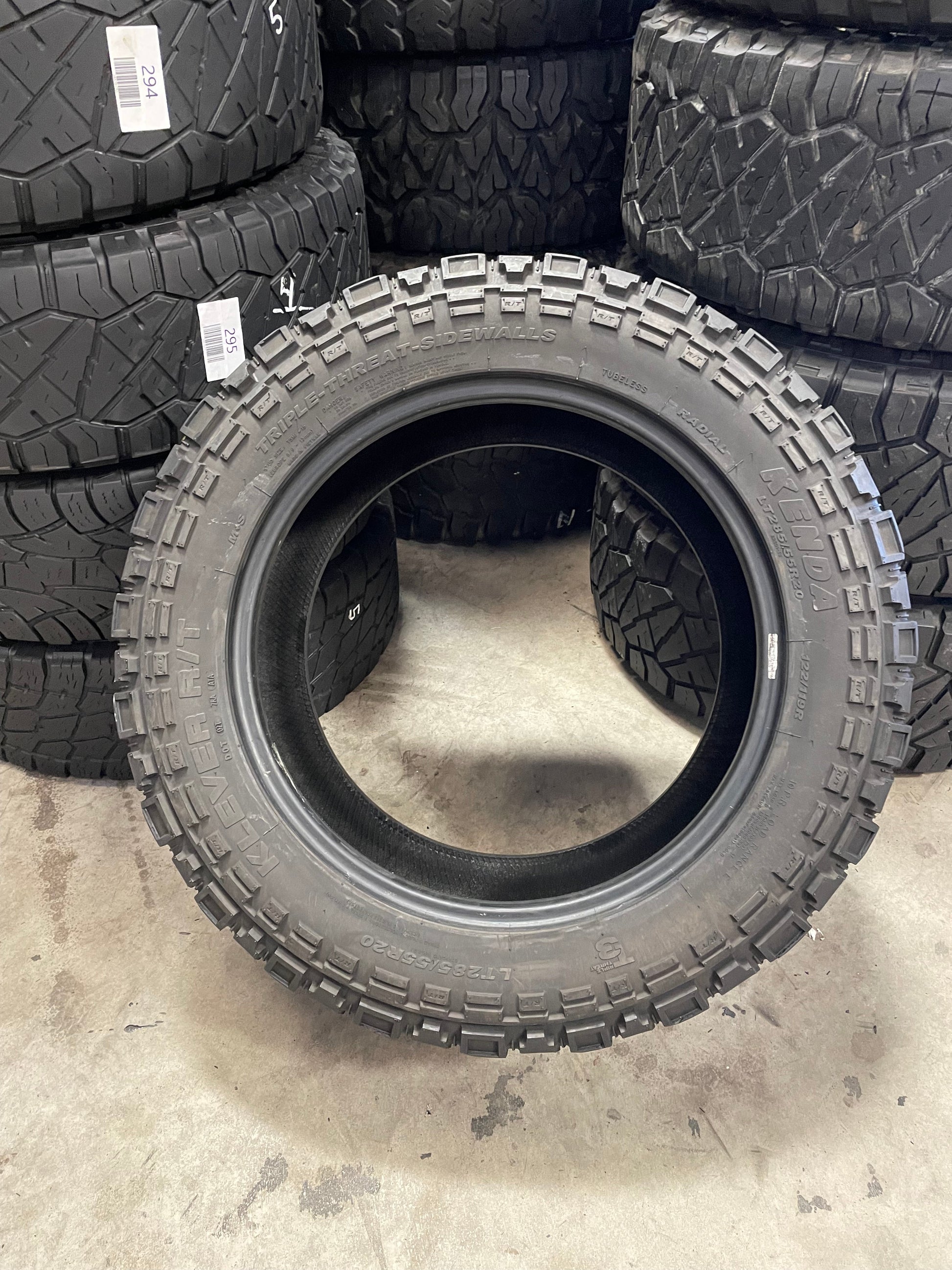 PAIR OF 285/55R20 Kenda Klever R/T 122/119R E - Used Tires
