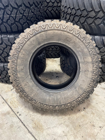 PAIR OF 35x12.50R17 Mud Claw Extreme MT 121 Q E - Used Tires
