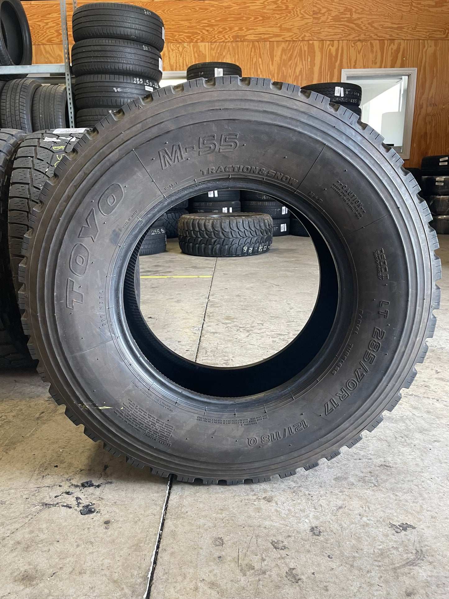 SINGLE 285/70R17 Toyo M-55 DSOC2 Technology 121/118 Q E - Used Tires