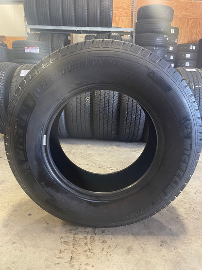 SINGLE 255/70R17 Michelin Defender LTX M/S 112 T SL - Premium Used Tires