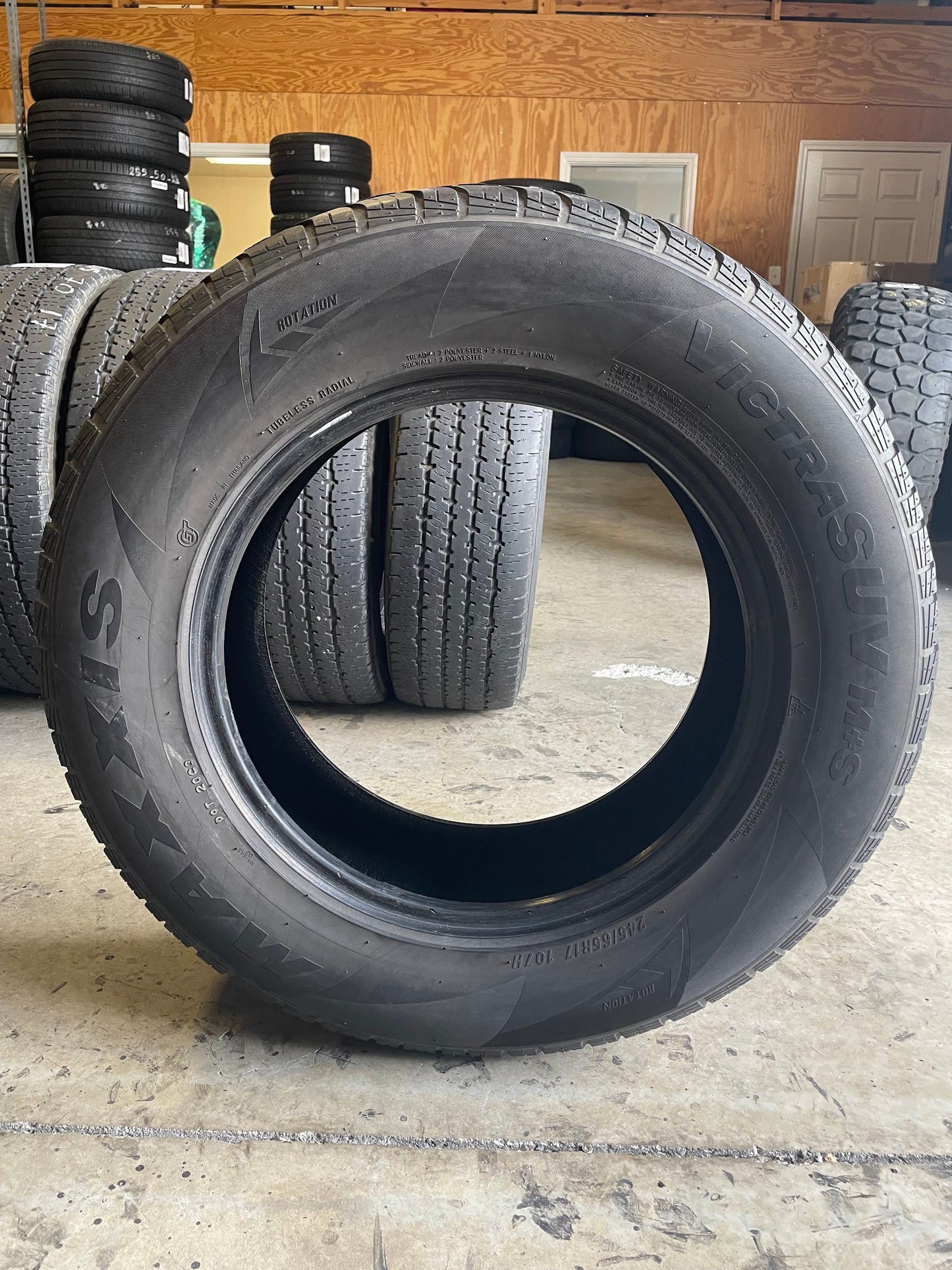 SINGLE 245/65R17 Maxxis VictraSUV M+S 107 H SL - Used Tires