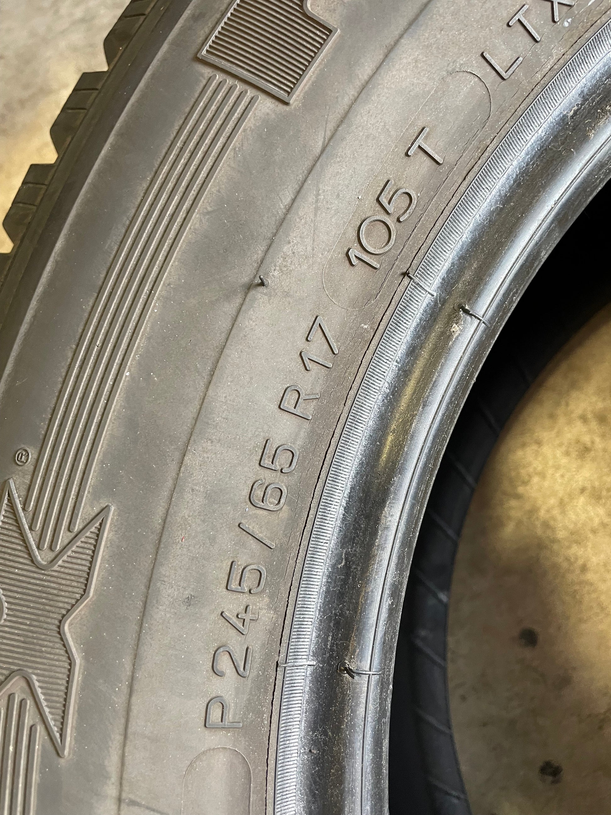 SINGLE 245/65R17 Michelin LTX M/S 105 T SL - Used Tires