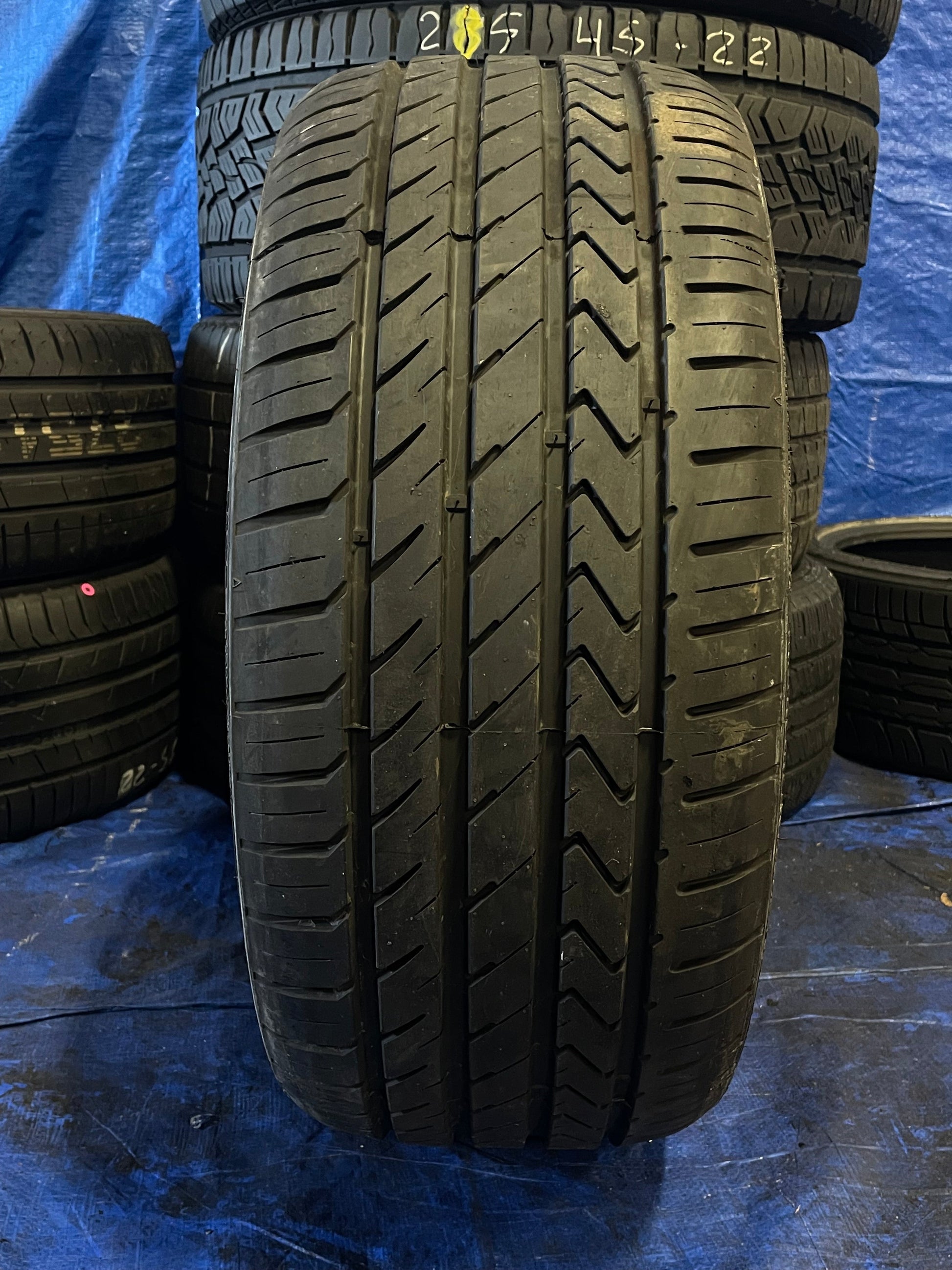 SINGLE 255/30R22 Lexani LX-Twenty 95 W XL - Used Tires