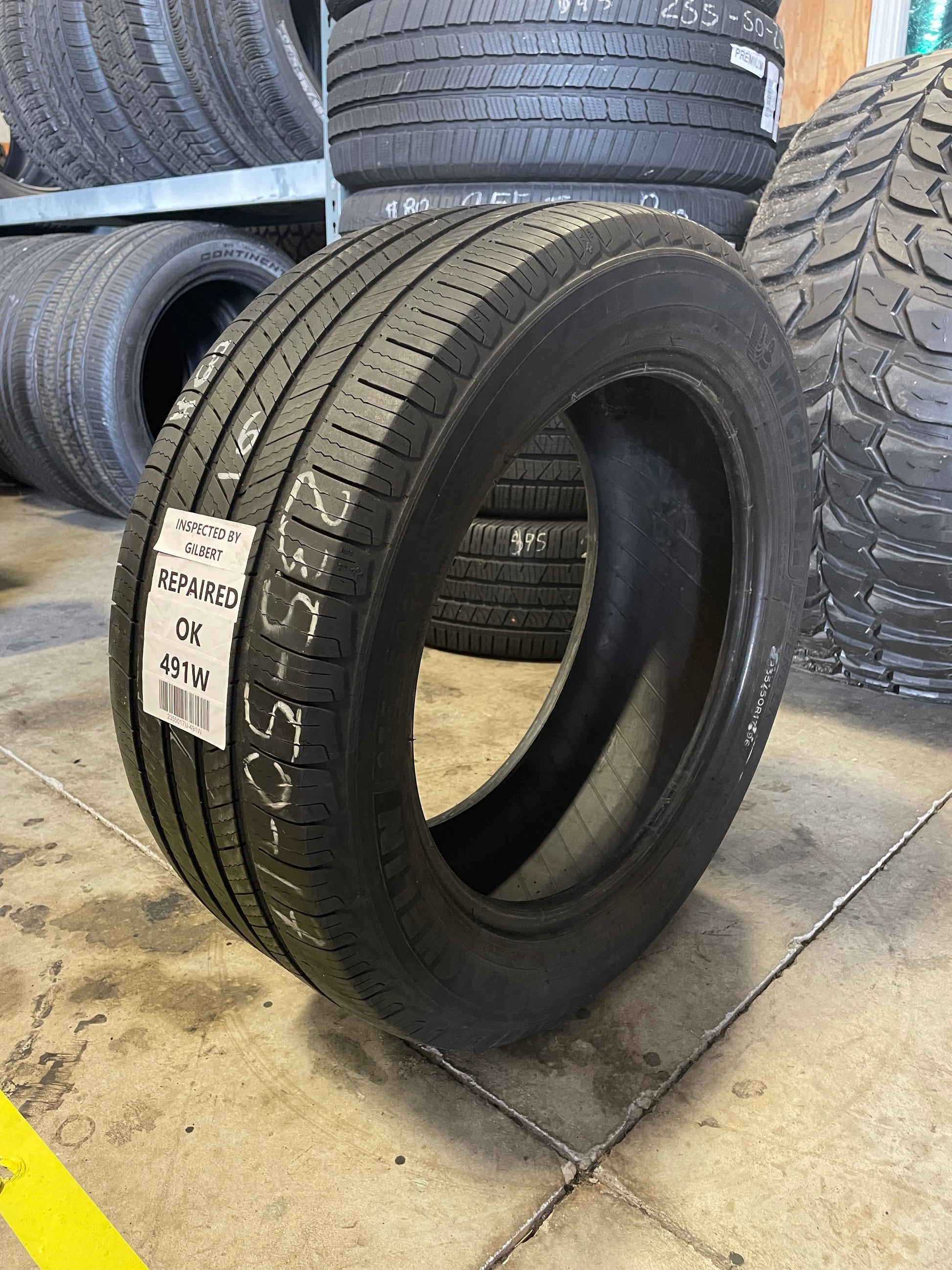 SINGLE 235/50R17 Michelin Defender T+H 96 H SL - Used Tires