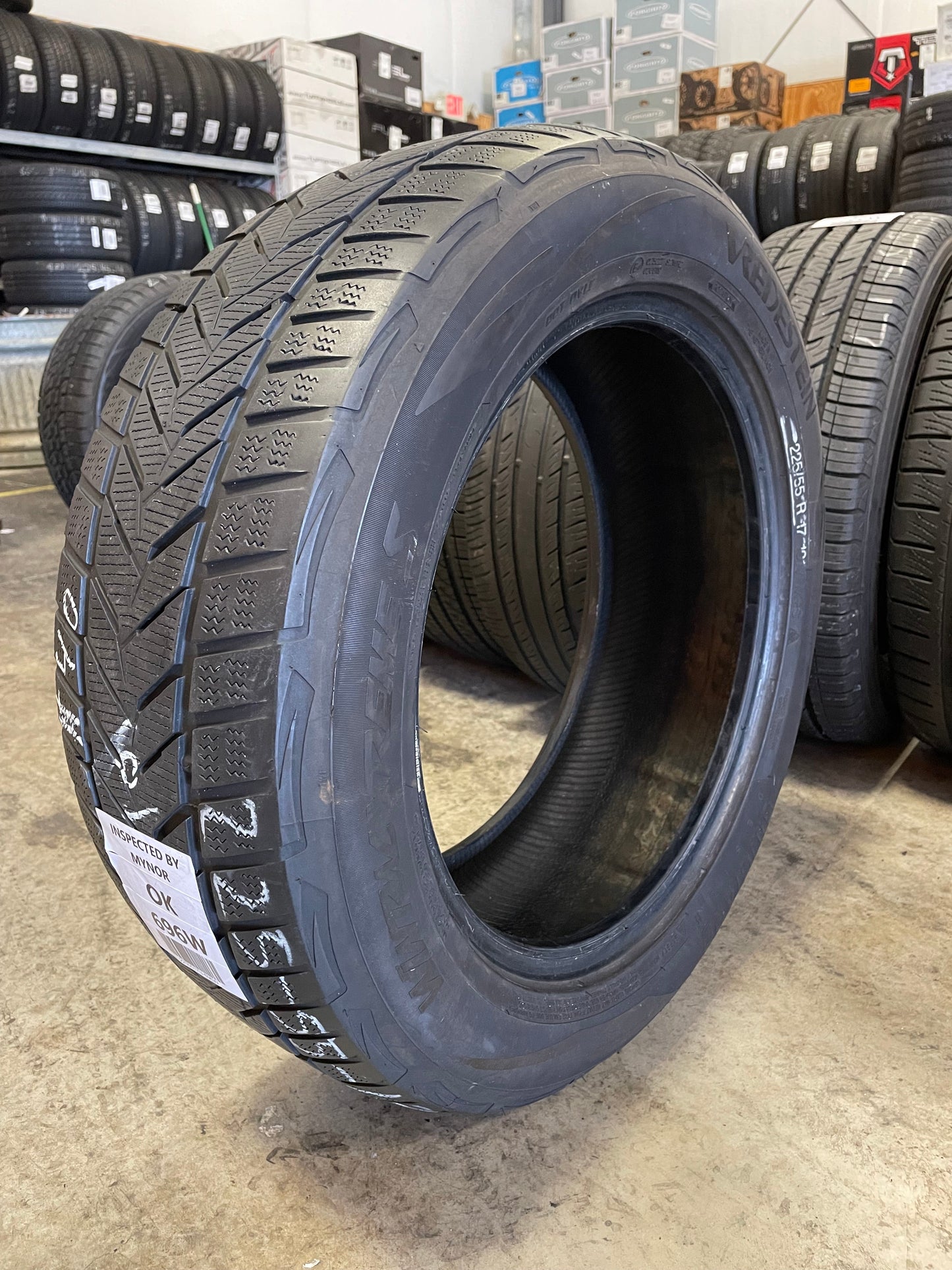 SINGLE 225/55R17 Vredestein Wintrac Xtreme 5 101 V XL - Used Tires