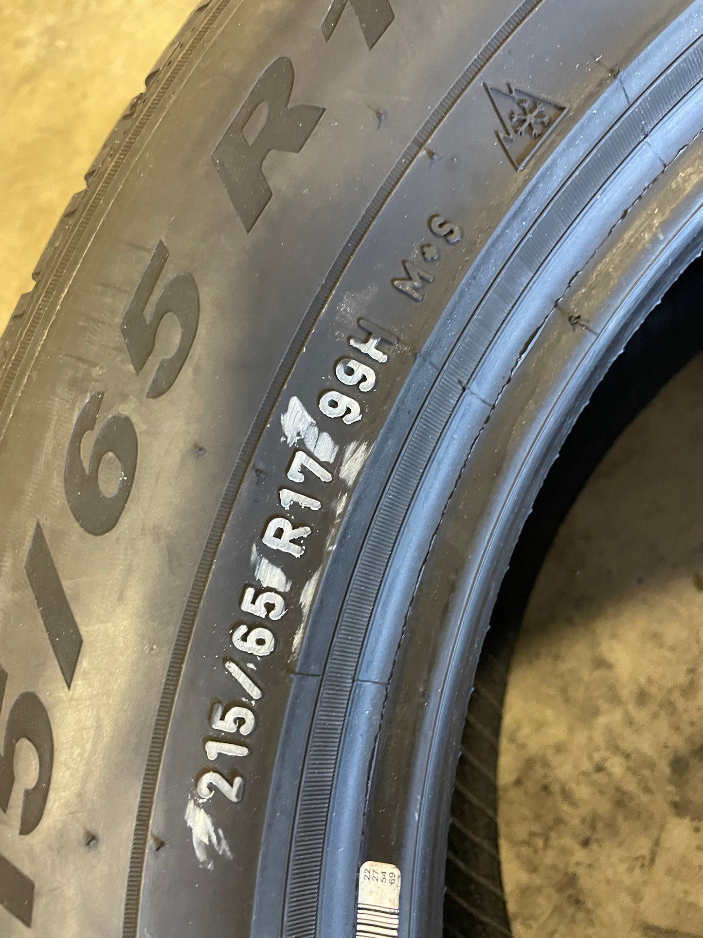 SET OF 2 215/65R17 Pirelli Scorpion Winter 99 H SL - Used Tires