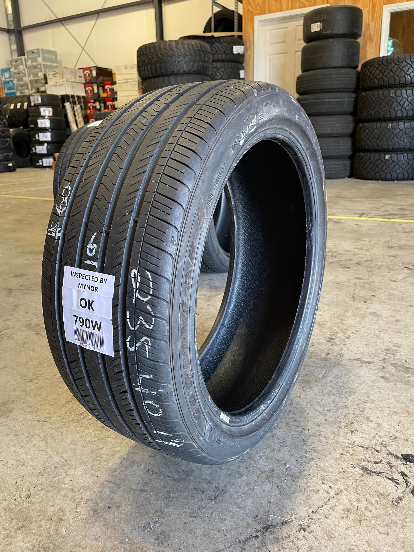 SINGLE 235/40R19 Goodyear Eagle Touring 96V XL - Used Tires