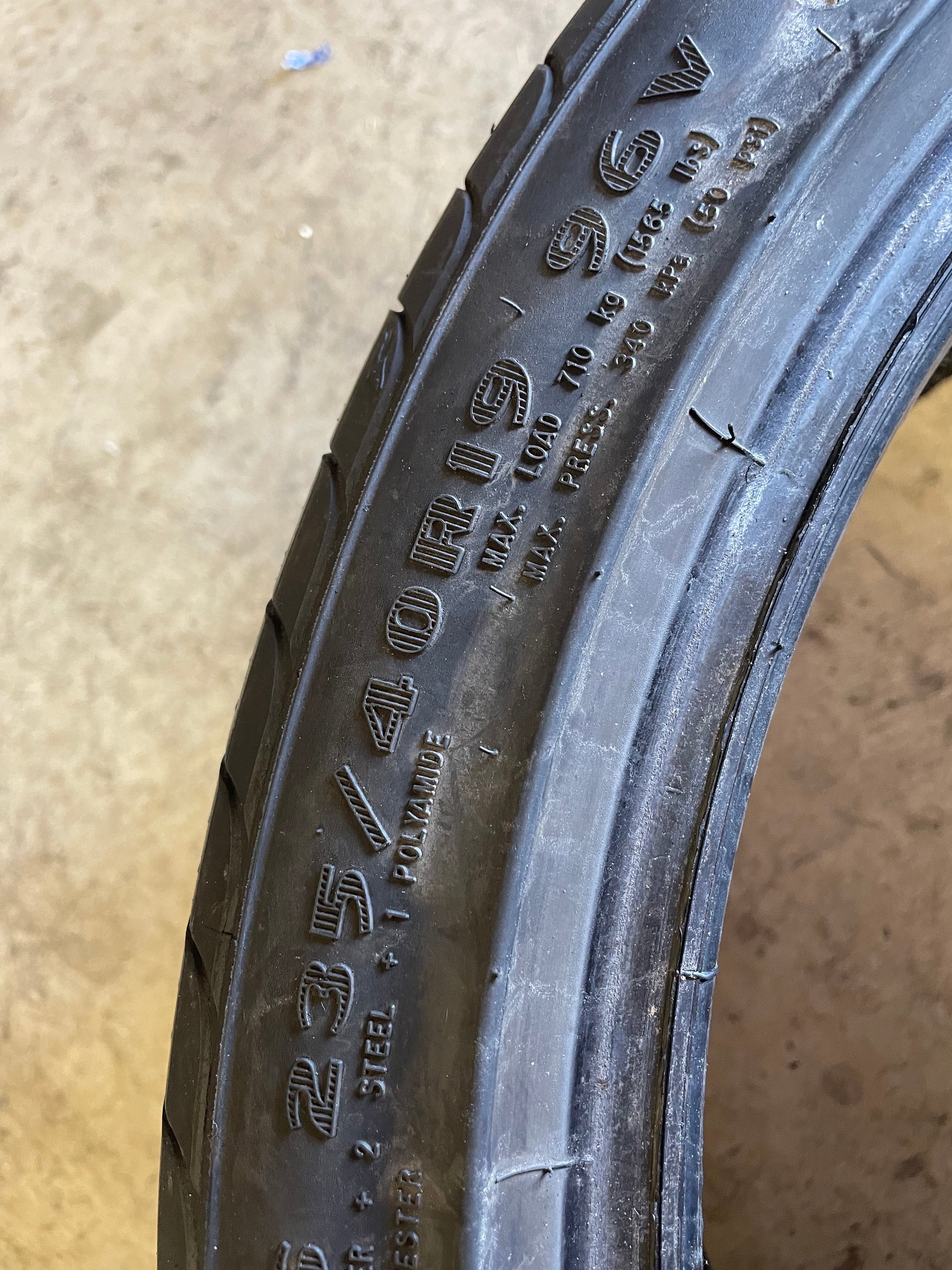 SINGLE 235/40R19 Goodyear Eagle Touring 96V XL - Used Tires