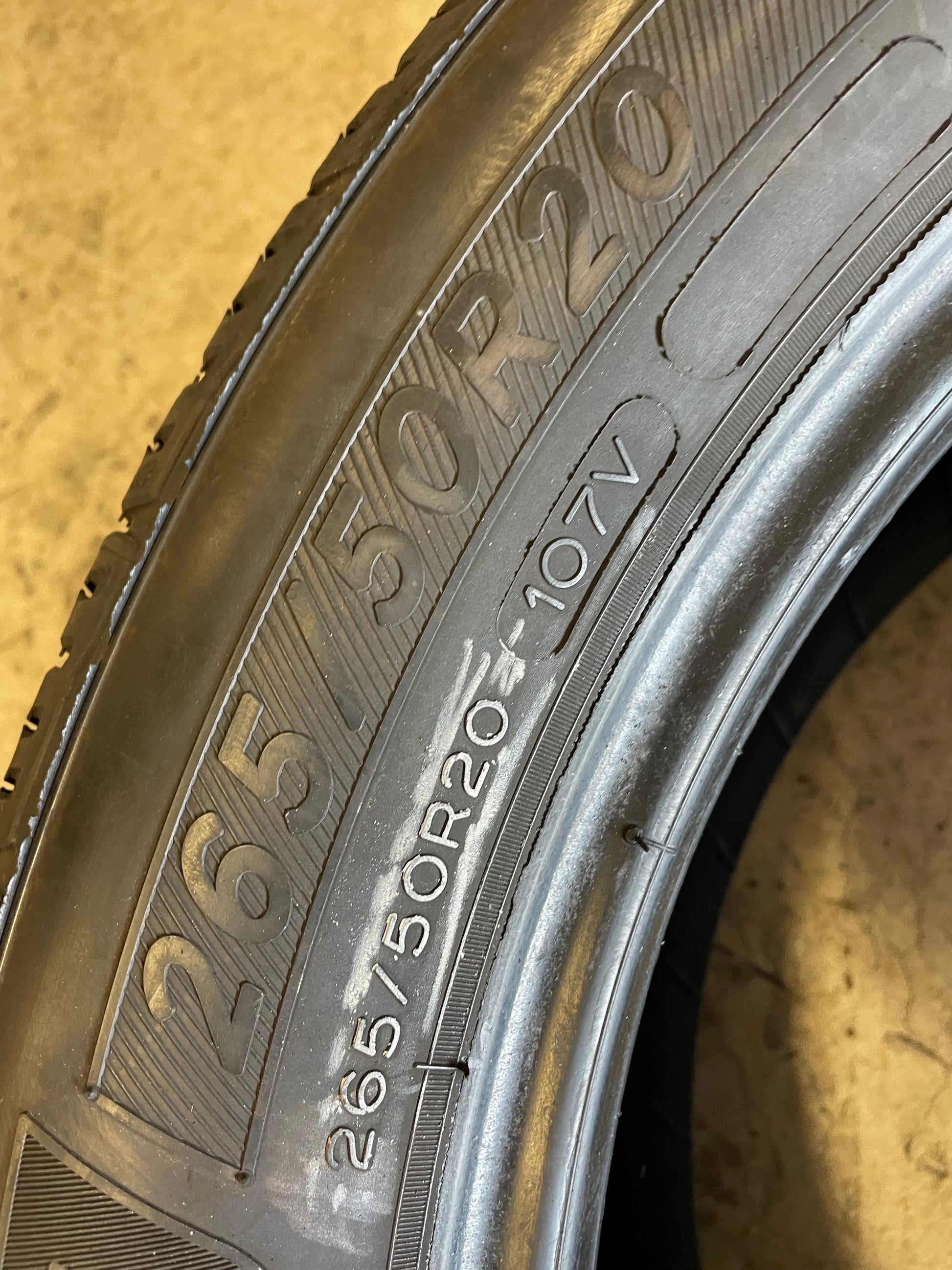 SINGLE 265/50R20 Michelin Premier LTX 107 V SL - Used Tires