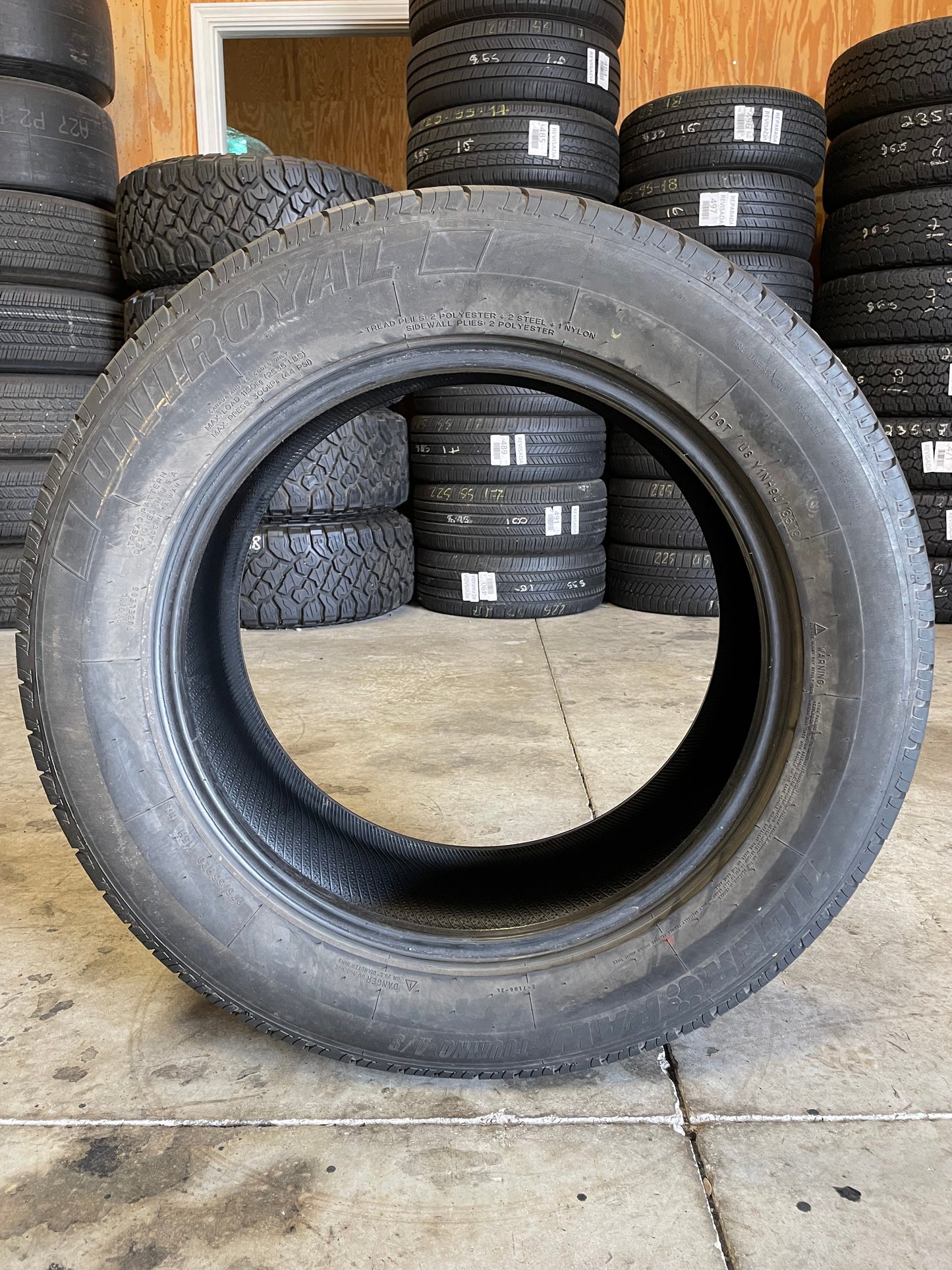 SINGLE 275/55R20 Uniroyal Tiger Paw Touring A/S 113 H SL - Premium Used Tires