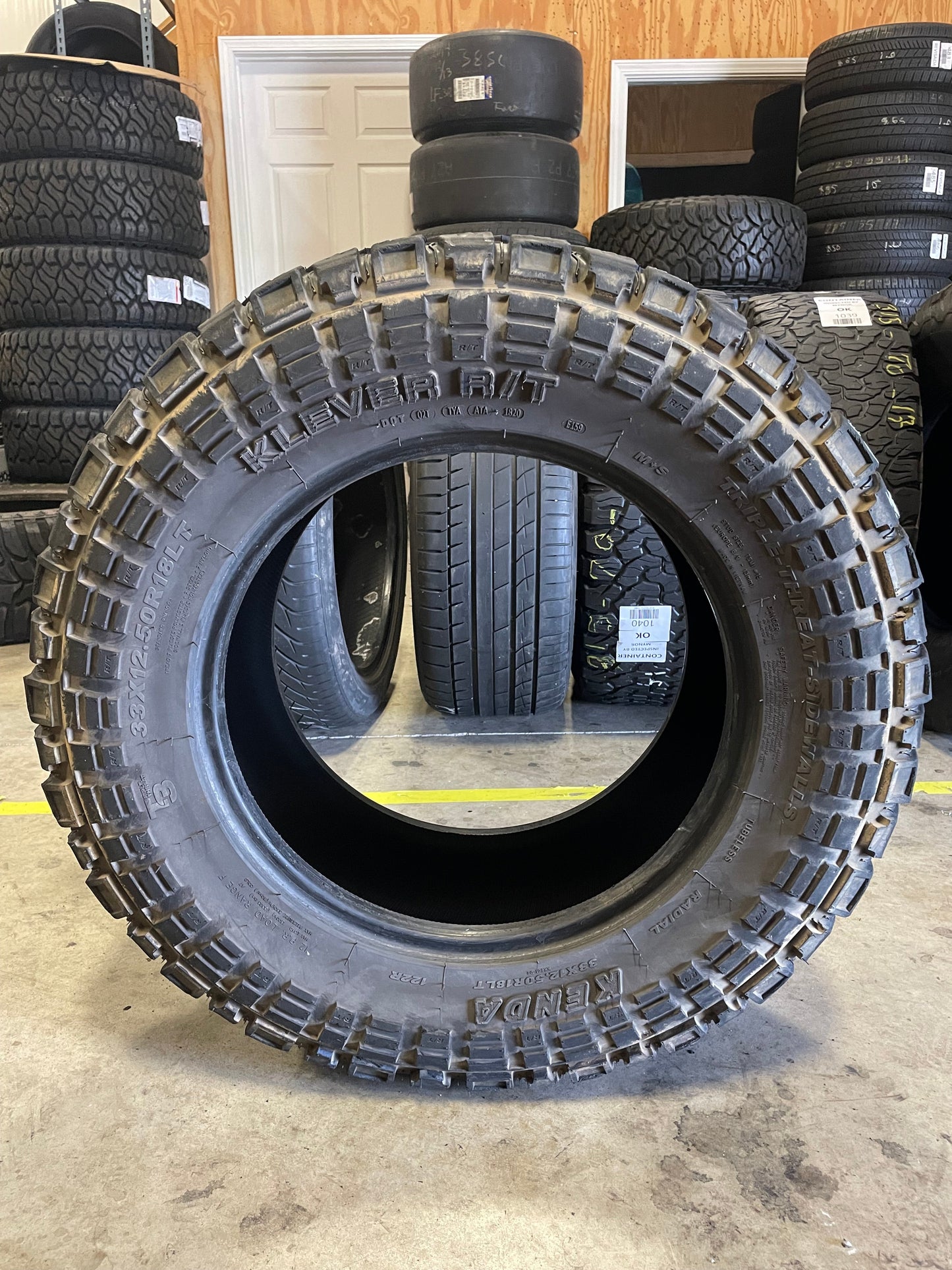SET OF 2 33X12.50R18 Kenda Klever R/T 122 R F - Used Tires