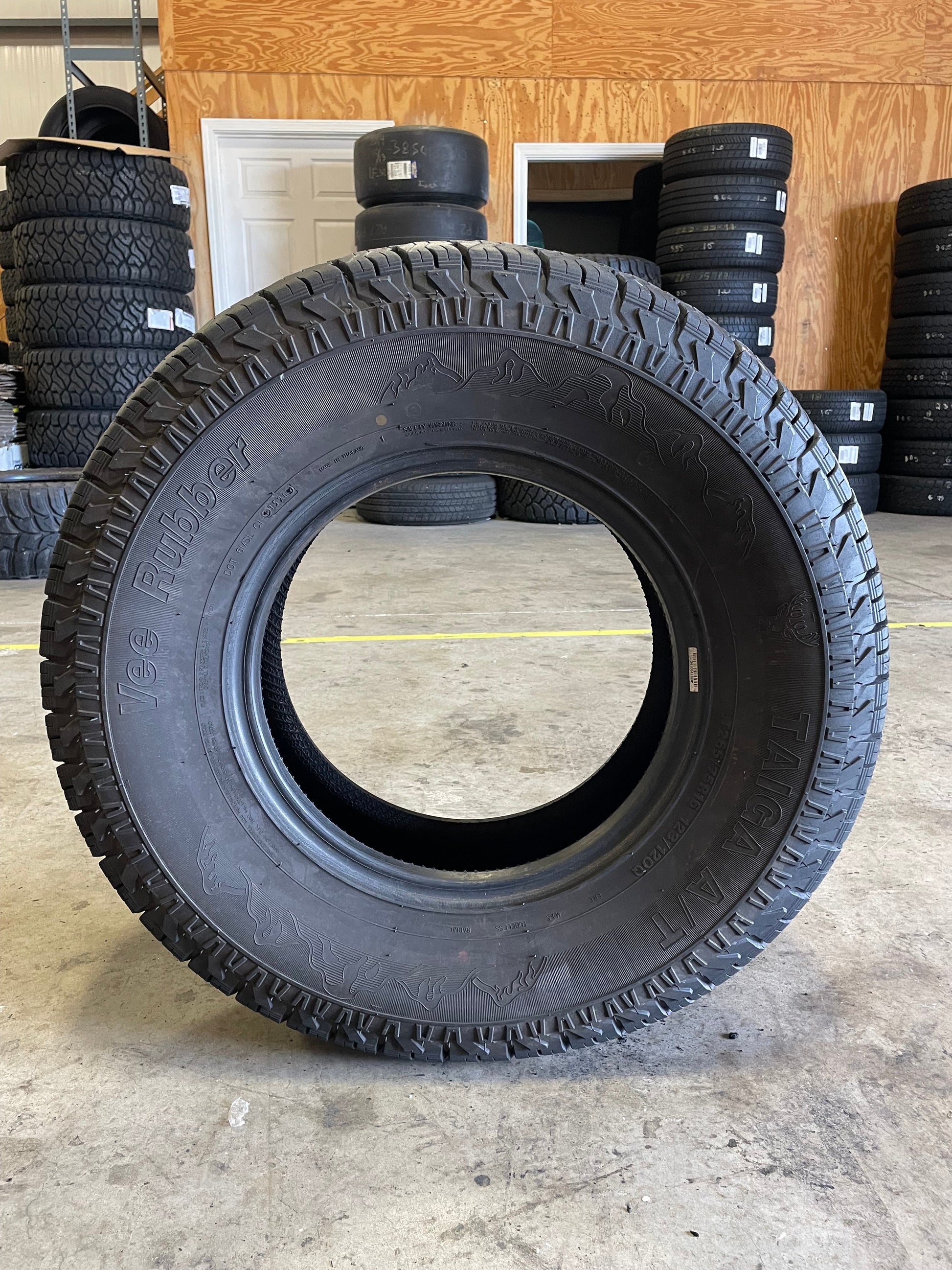SINGLE 265/75R16 Vee Rubber Taiga A/T 123/120 Q E - Used Tires